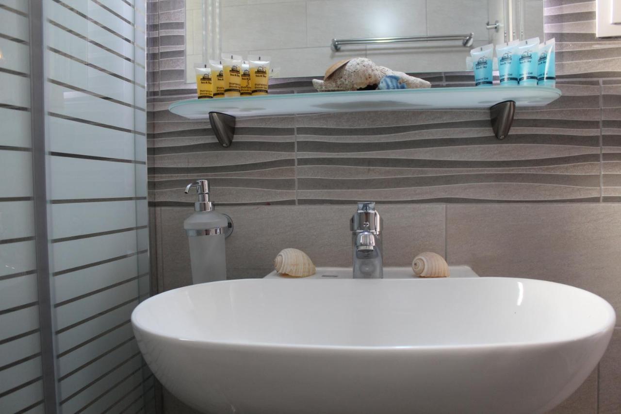 Vakis Apartments Romanon Bagian luar foto