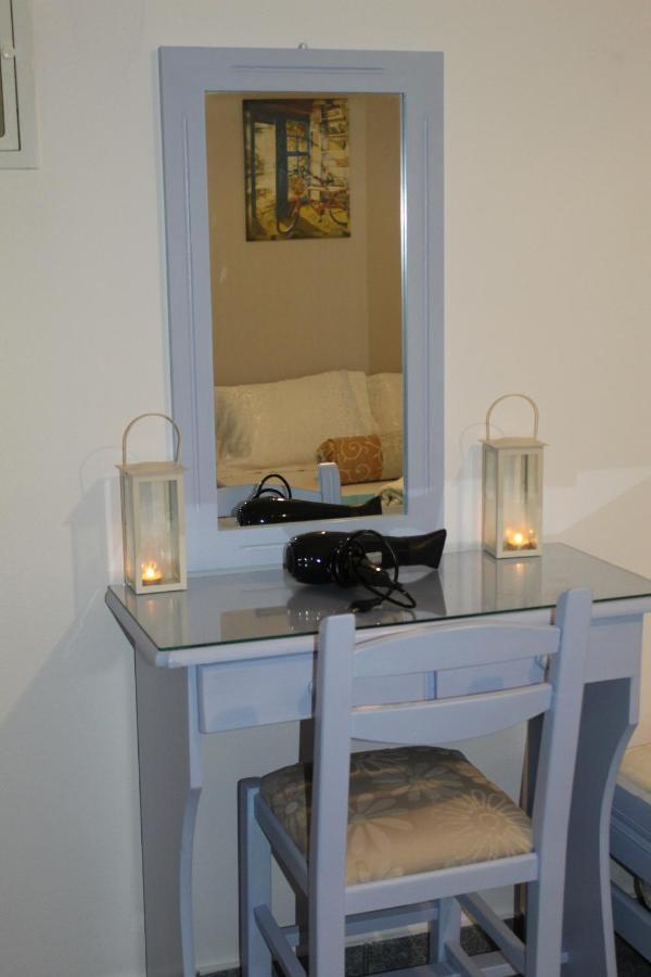 Vakis Apartments Romanon Bagian luar foto